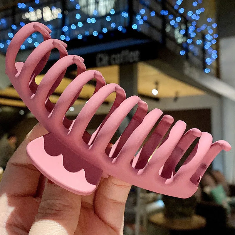 Lustraus Matte Claws β Elegant Oversized Hair Clips