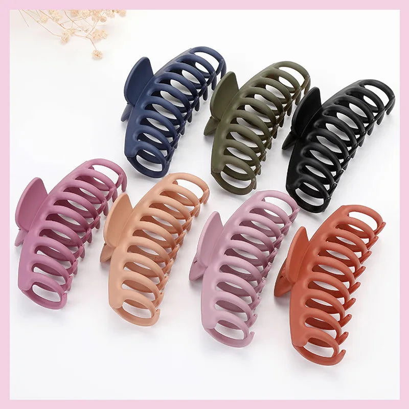 Lustraus Matte Claws – Elegant Oversized Hair Clips