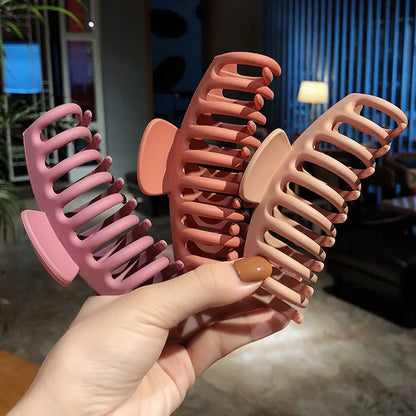 Lustraus Matte Claws – Elegant Oversized Hair Clips