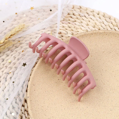 Lustraus Matte Claws – Elegant Oversized Hair Clips