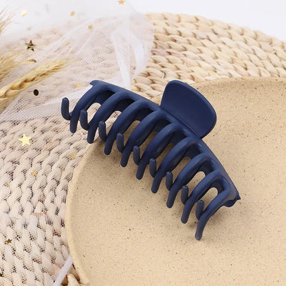 Lustraus Matte Claws – Elegant Oversized Hair Clips
