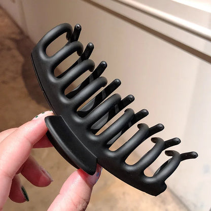 Lustraus Matte Claws – Elegant Oversized Hair Clips